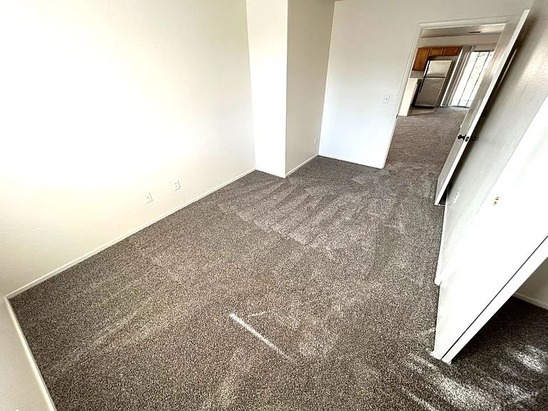 4916 River Splash Ave — Photo 8