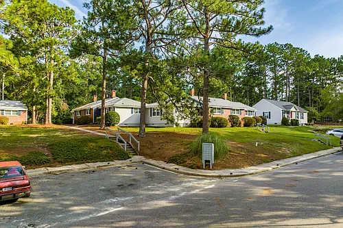Knollwood Apartments Photo 1