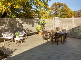 8 Center Dr, Old Greenwich, CT 06870