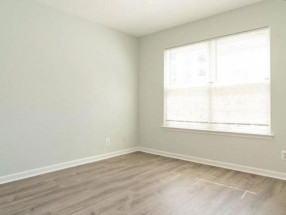 3rd image of 3306 Wyndham Cir APT 130