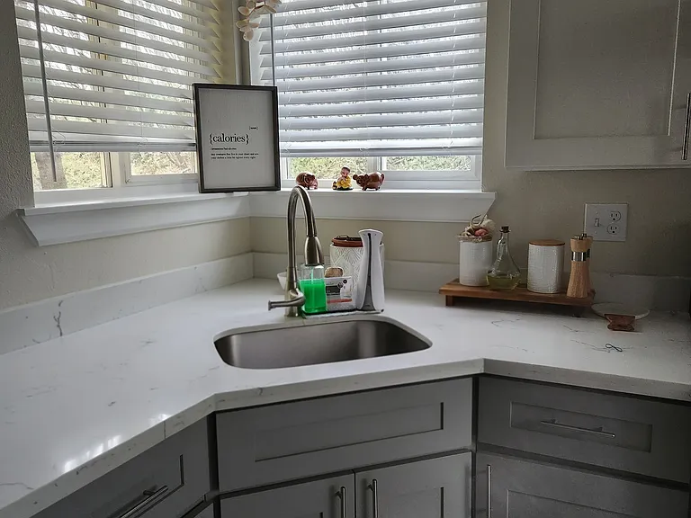833 SW Sunset Blvd — Photo 10