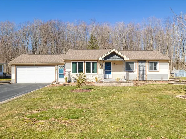 918 Copperkettle Rd, Webster, NY 14580