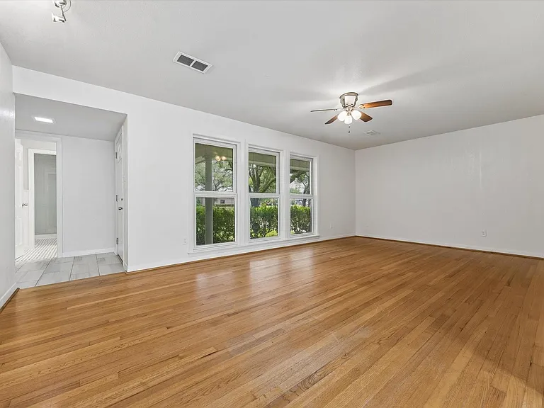 5242 Beechnut St — Photo 8