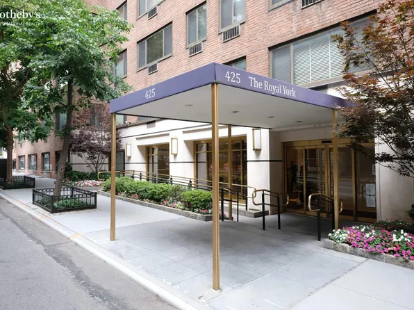 425 East 63rd Street image 11 of 11