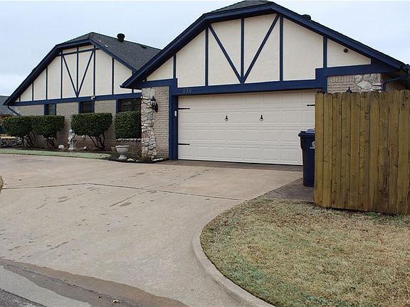 3rd image of 636 SW 103rd St
