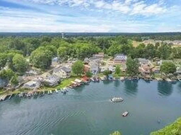 131 Cranberry Ln, Buckeye Lake, OH 43008