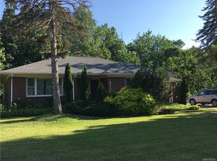 1933 Maple Rd, Buffalo, NY 14221