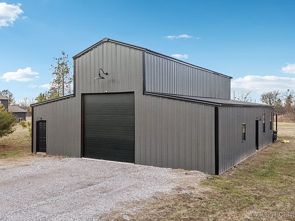 3rd image of 6865 Happy Camp Rd