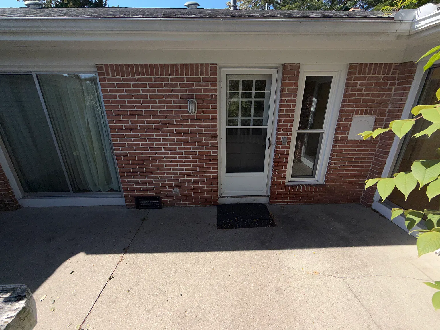 2 bed, 1801 sqft, $1,800 — Photo 2