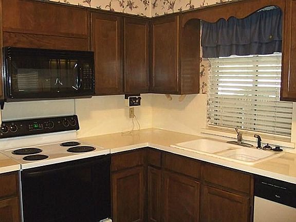 4th image of 2333 Cales Dr