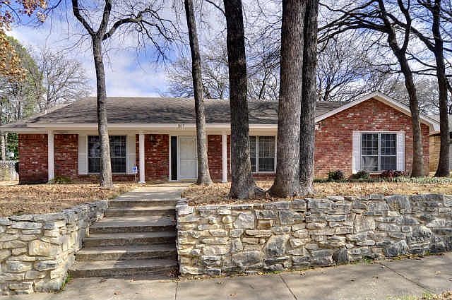 1st image of 1817 Burr Oak St