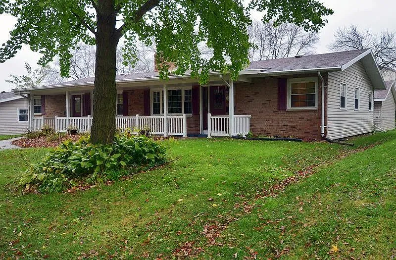 4 bed, 2.5 bath, 1550 sqft, $2,580 — Photo 1