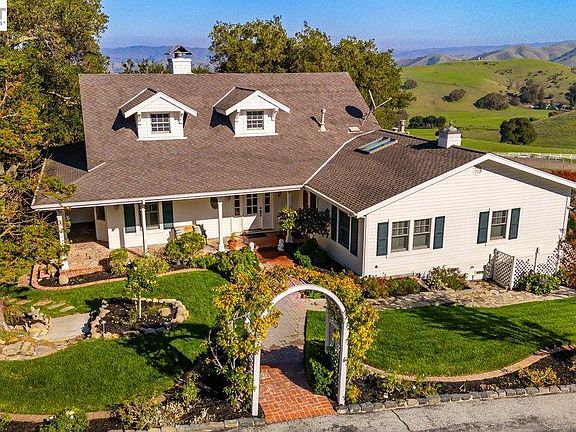 5th image of 5280 Sheridan Rd