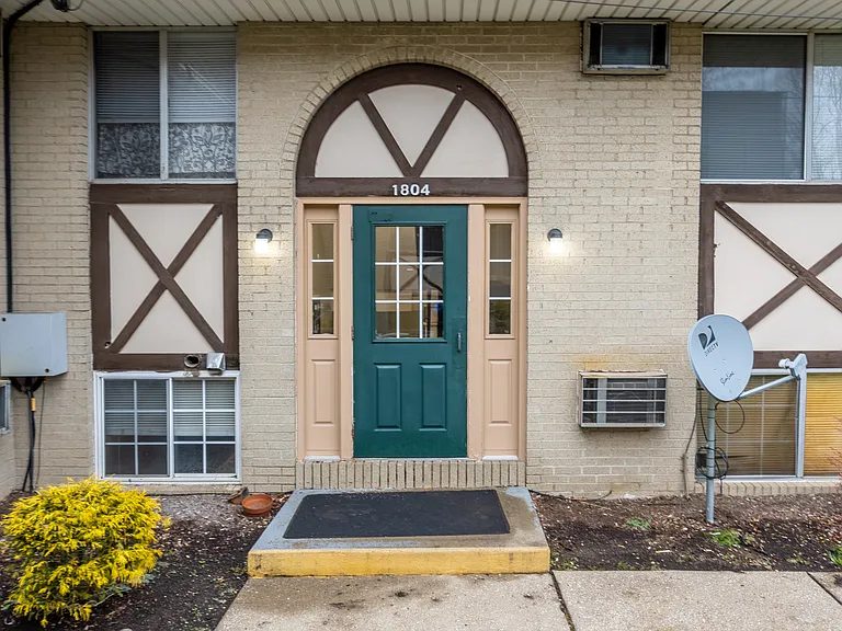 Legends Pointe Apartments — Photo 6