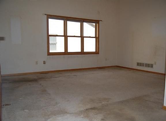 5th image of 26721 Garden Ln