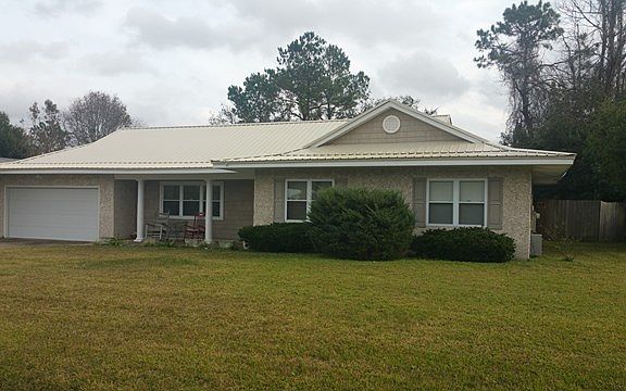 3rd image of 105 S Lake Dr