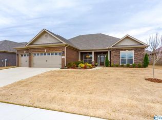 7524 Hadleigh Crest Dr SE, Owens Cross Roads, AL 35763