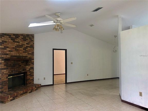 4th image of 8241 Via Bella St