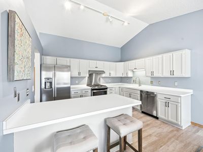 6108 Creek Line Dr, Minnetonka, MN, 55345