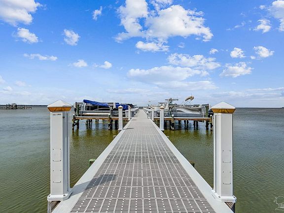 2nd image of 106 Baybridge Dr #106