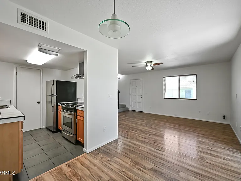 729 E Cochise Dr #B — Photo 6