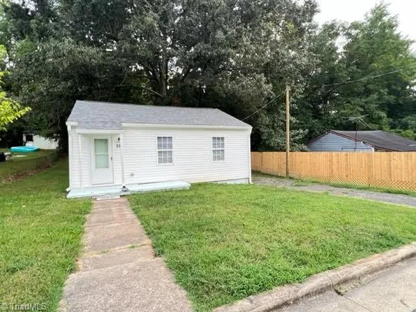 901 Moore St, Reidsville, NC 27320