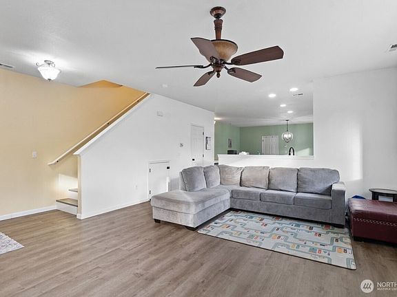 3rd image of 4336 Edgewater Boulevard NE