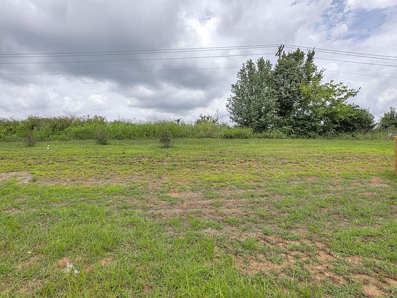 3rd image of 1032 Westgate Dr Lot 141