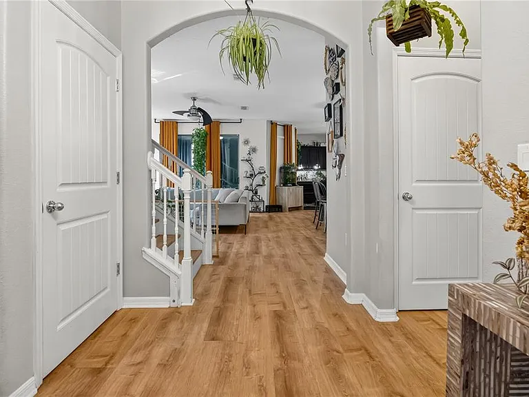 16137 Wind View Ln — Photo 4