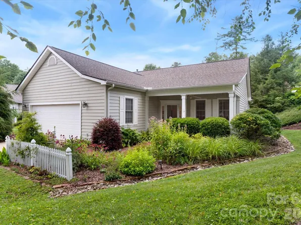 36 Sheffield Pl, Brevard, NC 28712