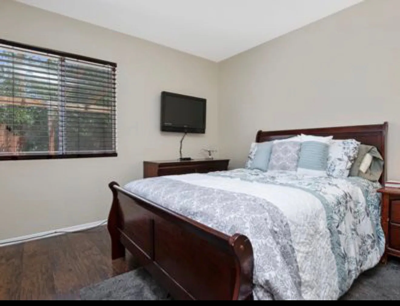 3 bed, 1041 sqft, $750 — Photo 1