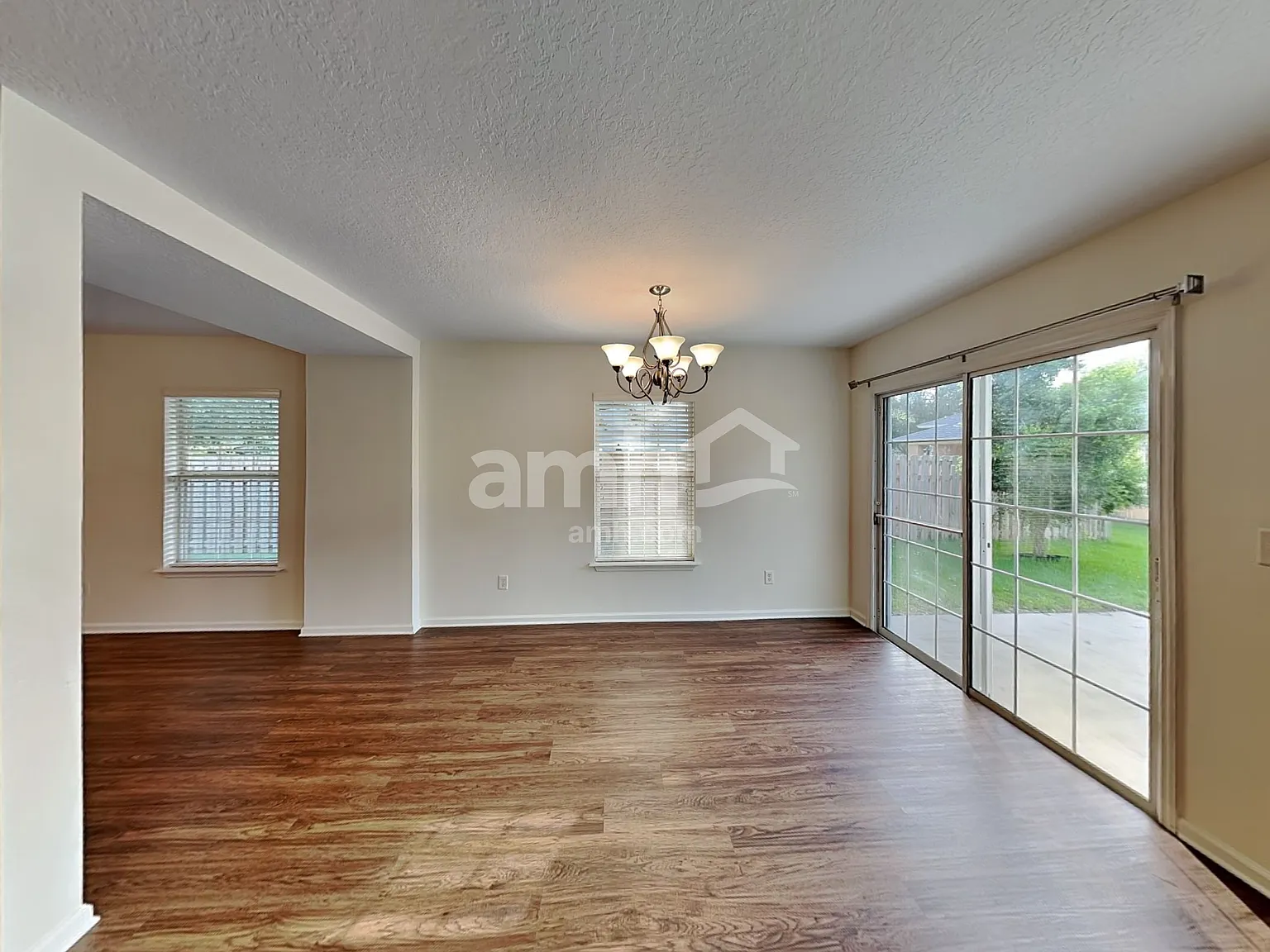 3 bed, 2.0 bath, 1591 sqft, $2,295 — Photo 4