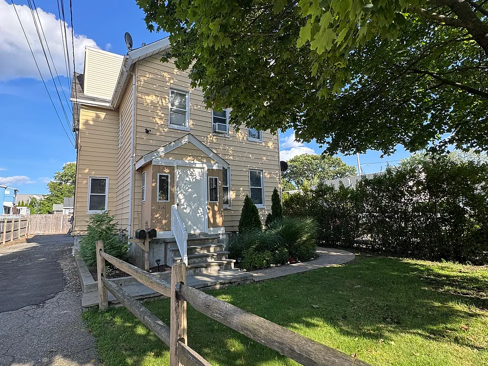 136 Woodward Ave