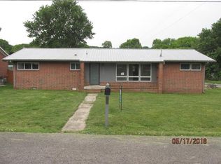 205 W Laurel St, Woodbury, TN 37190