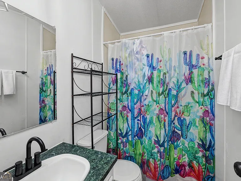 73 Lillian Cir — Photo 15