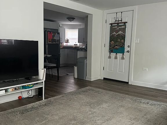 3rd image of 4257 N Sacramento Ave #G1