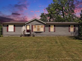 45199 40th St, Paw Paw, MI 49079