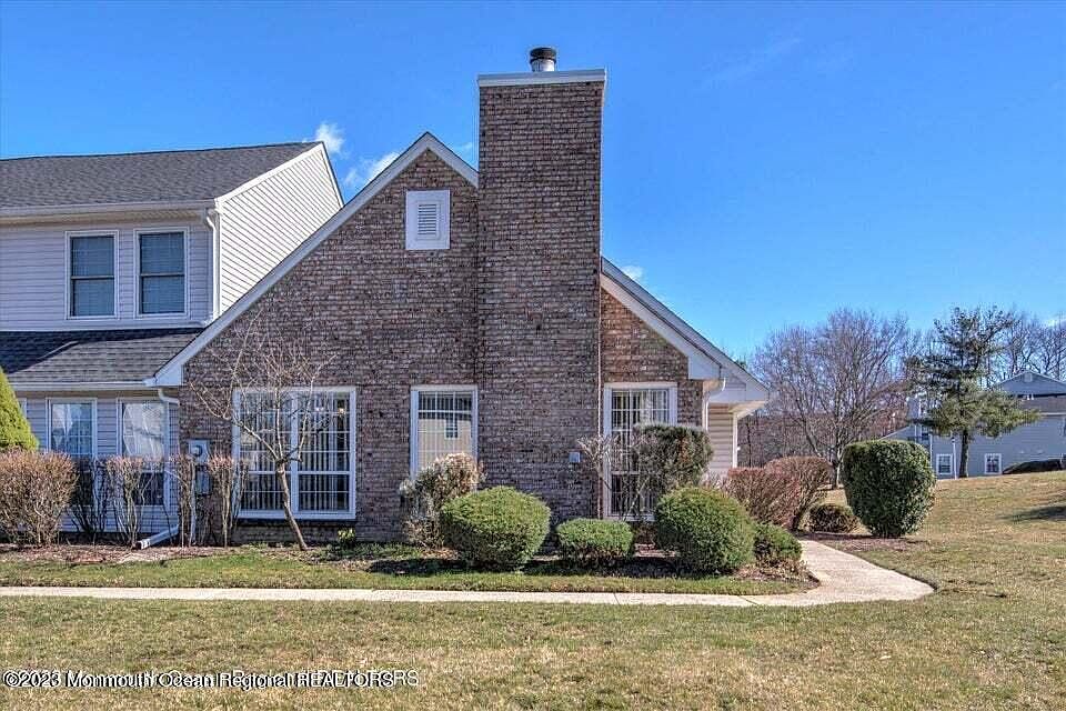 1st image of 337 Devon Pl