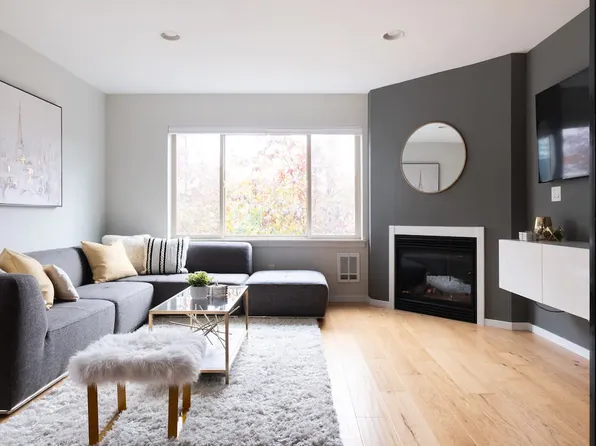 724 25th Ave S APT A, Seattle, WA 98144