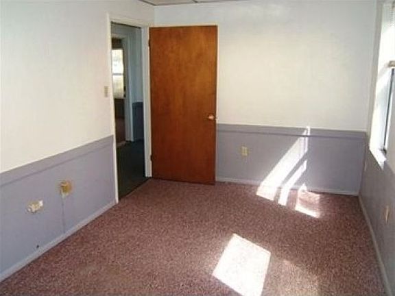 4th image of 4405 Steubenville Pike