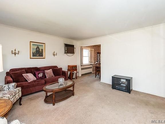 4th image of 206 Royal Ave
