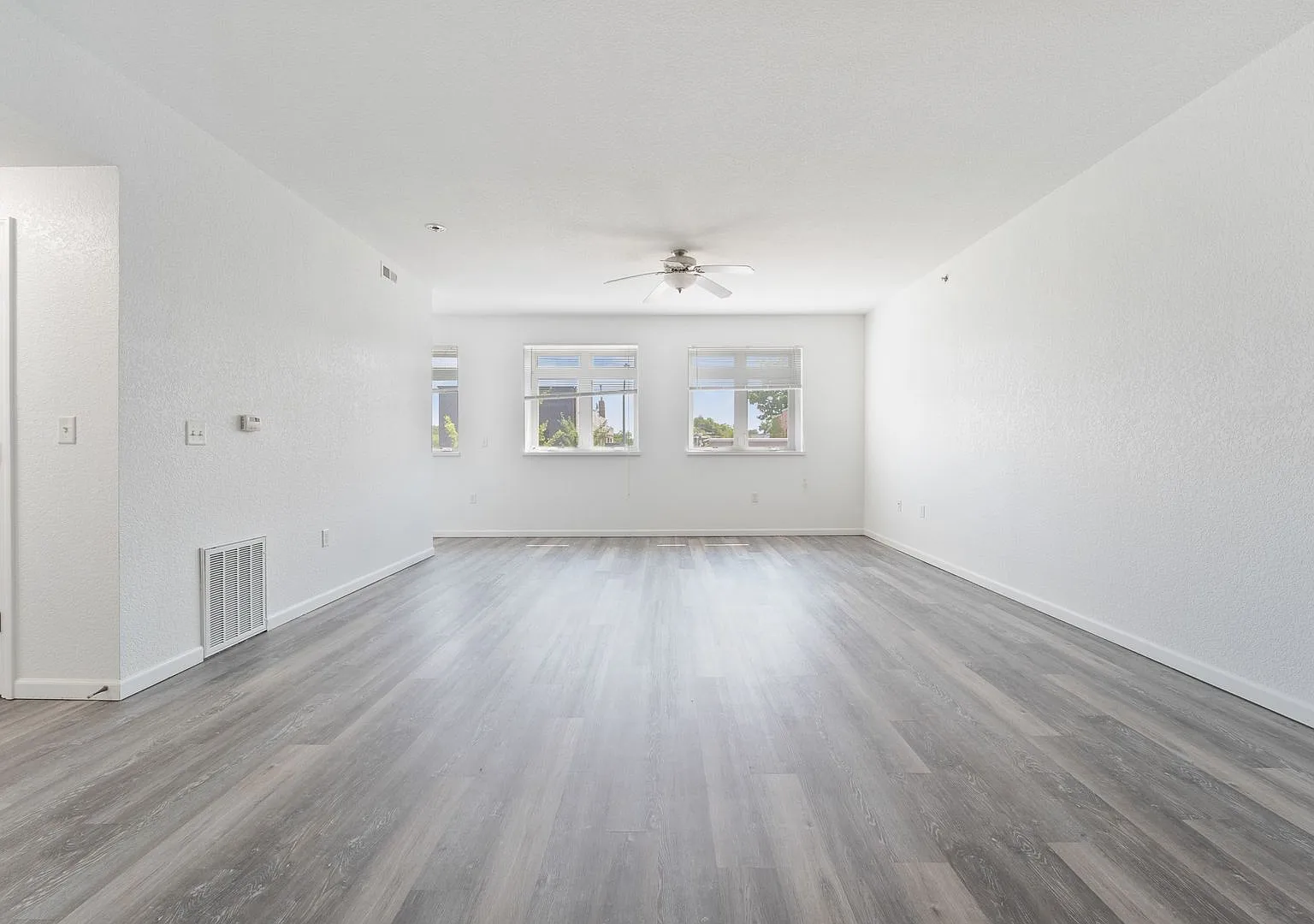 2215 College St — Photo 4