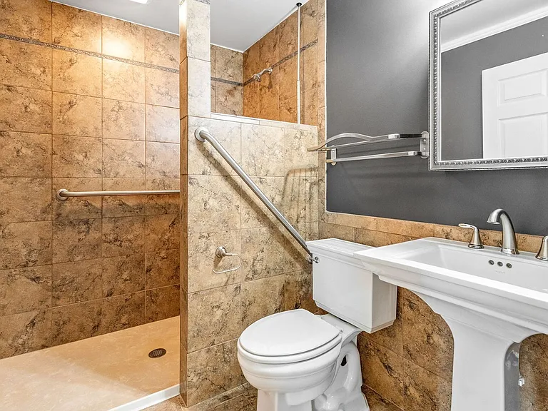 108 Rolling Meadow Dr — Photo 17