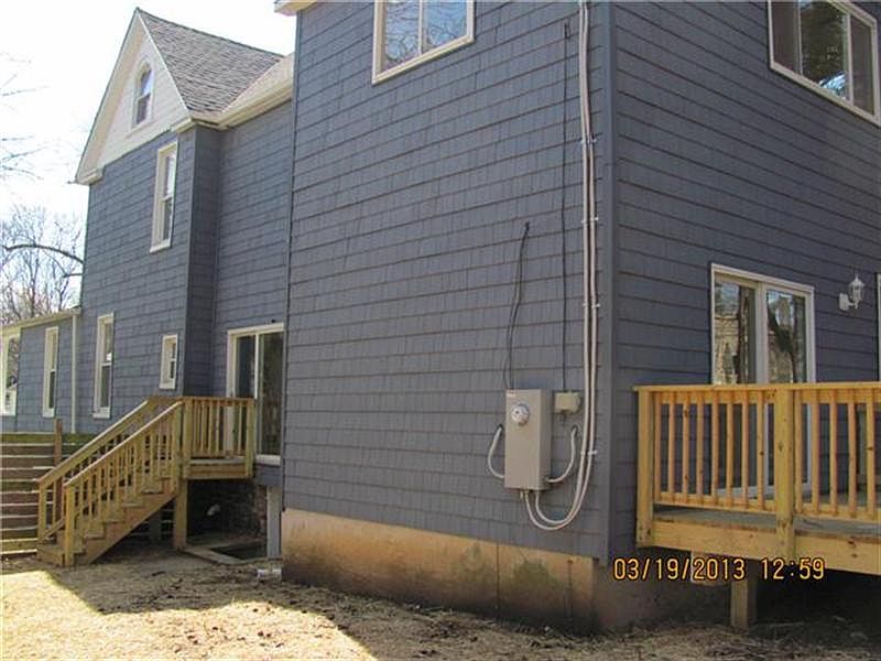 2nd image of 726 Deepdene Rd