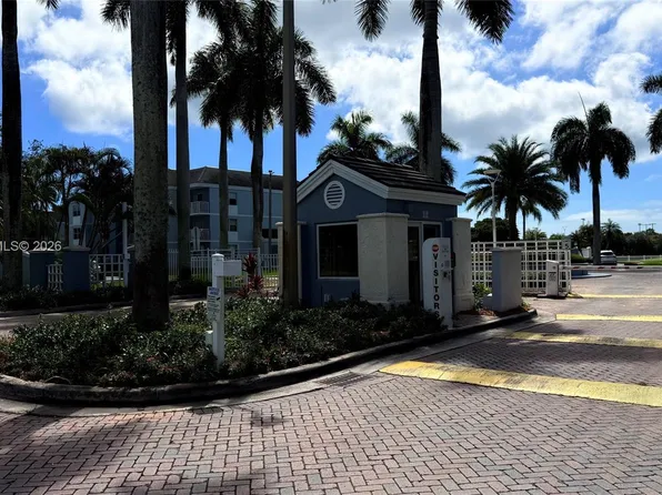 8560 SW 212th St APT 203, Cutler Bay, FL 33189