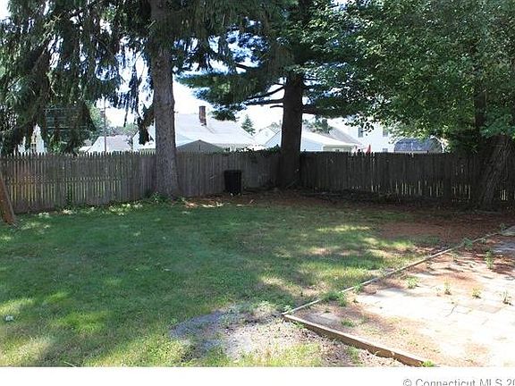 3rd image of 76 Sunnyreach Dr