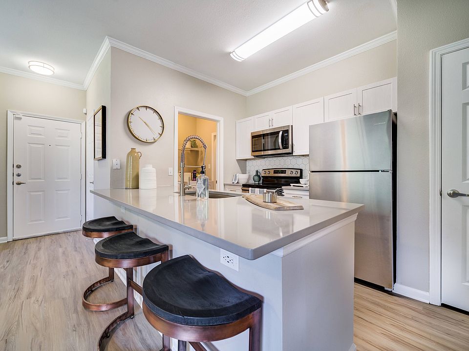 Newly Renovated Kitchen with Quartz Countertops
