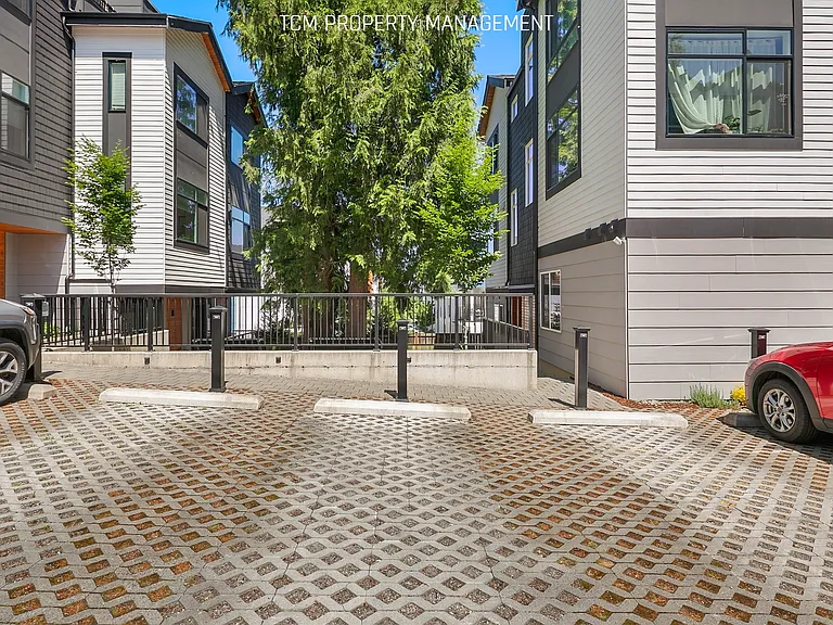 2024 NE 85th St #C — Photo 25