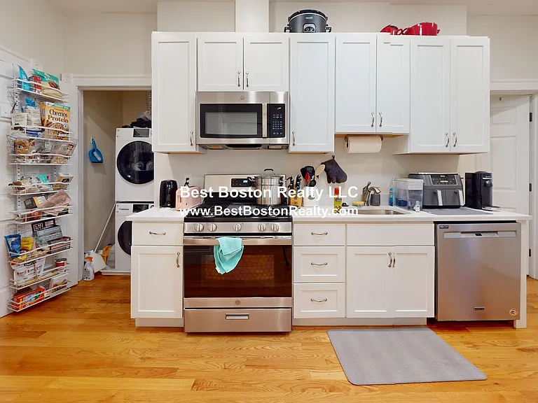 317 Hurley St #1 — Photo 2