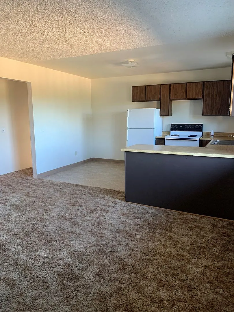 1615 Olive Avenue — Photo 2